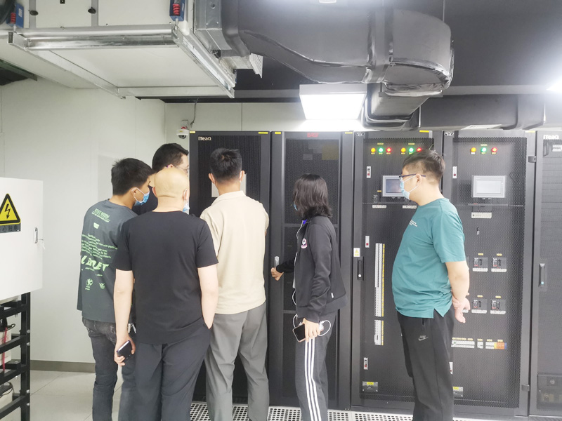 �LɳUPS�Դ����������